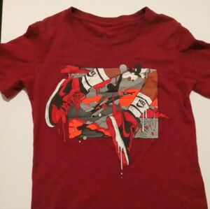 Nike Men's Red Graphic T-Shirt